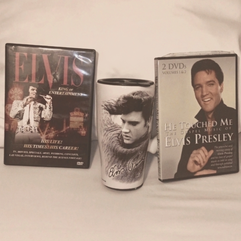 ELVIS MUG & 2 ELVIS CDS